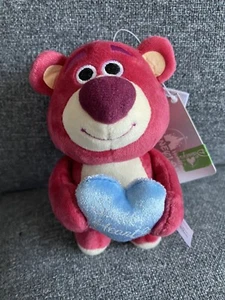 Hongkong Disneyland Toy Story Plüsch Schlüsselanhänger Lotso hält Liebe Herz mit Etikett - Bild 1 von 11