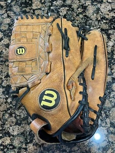 Wilson A2504 XL Oversized Pocket Softball 13" Baseball Glove Mitt Right Handed - Picture 1 of 5