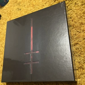 Marilyn Manson-One Assassination Under God Limited Edition Box Set Sealed New - Picture 1 of 7