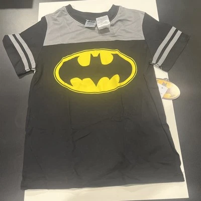 DC 漫画蝙蝠侠 T 恤 6 码全新带标签 — 第 1/3 张图片