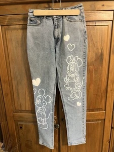 Her Universe Disney Mickey Mouse & Minnie Mouse Heart Outline Mom Jeans 🩷 - Picture 1 of 8