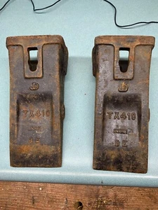 QTY 2 TX410 - TOOTH  STANDARD fits HENSLEY JOHN DEERE - Imagen 1 de 2