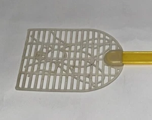 Vintage Fly Swatter Stanley Home Products Get Acquainted Mustard Yellow Handle - Picture 1 of 6