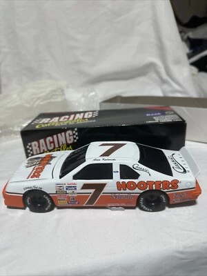 Coche de colección Alan Kulwicki RCCA 1995 Hooters # 7 banco 1/24 1 de 5004 Foto 1 de 3