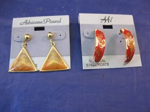 TWO PAIR OF NEW COSTUME JEWELRY EARRINGS ON CARD - COLORFUL - Picture 1 of 3