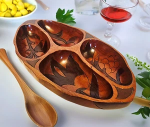 Bellissimo servizio snack vintage in legno intagliato a mano in teak diviso MCM 16" x 9" - Foto 1 di 7