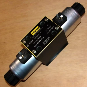 Parker 24VDC Double Solenoid Hydraulic Directional Control Valve D3W20DNJW4 - Picture 1 of 4
