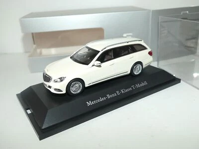 MERCEDES CLASSE E BREAK S212 ELEGANCE Blanc KYOSHO 1:43 - Photo 1/2