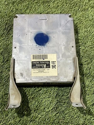 Toyota TACOMA 2000 ECU ECM 2,7 A/T 4x4 motor computadora caja cerebral 89661 04631 OEM Foto 1 de 4