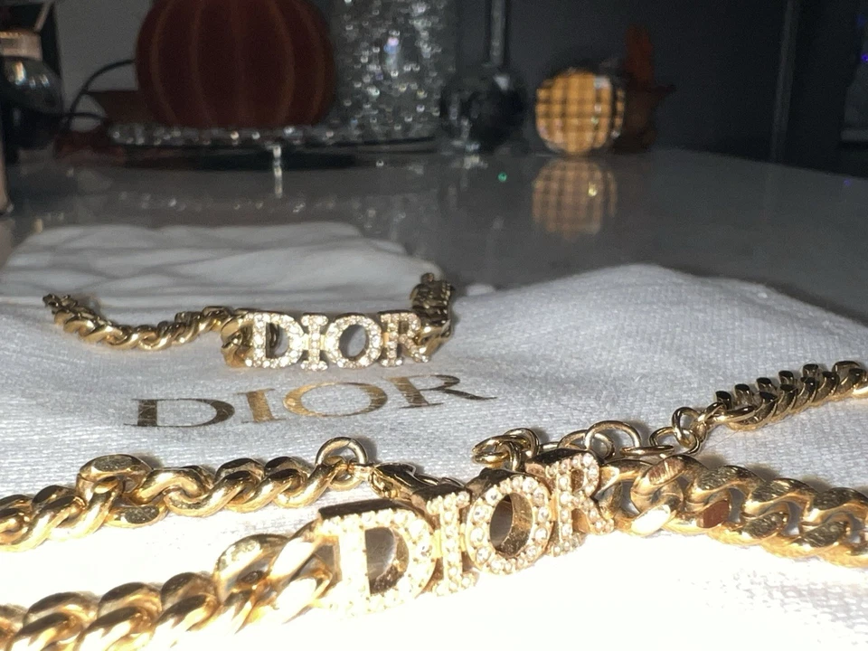 Pulsera DIOR revolution Acabado Dorado Metal y Cristales Blancos (gargantilla vendida Sep.) Foto 1 de 4