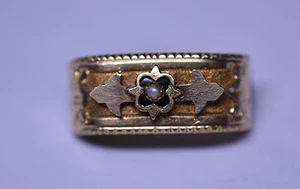 ANTIQUE VICTORIAN GOLD-FILLED SEED PEARL ON BLACK ENAMEL CHASED POSY HOLDER PIN - Picture 1 of 3