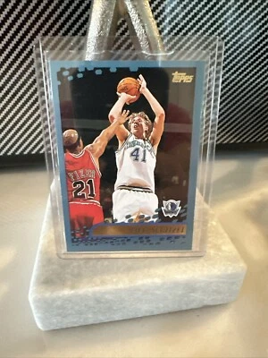 2001-02 Topps - #49 Dirk Nowitzki - Image 1 of 2