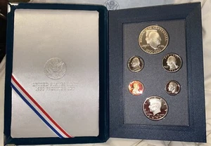1990S U.S. MINT PRESTIGE PROOF SET INCLUDES 1990 EISENHOWER P DOLLAR. COIN SET - Picture 1 of 4