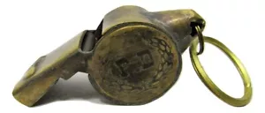 Nueva réplica de latón de 2" en funcionamiento silbato del departamento de bomberos FD con anillo de pátina vintage - Imagen 1 de 4