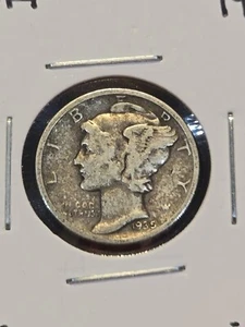 1935 Mercury Dime 90% Silver US Coin A125 Nice - Picture 1 of 2
