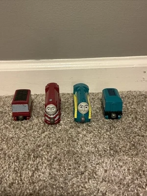 Thomas & Friends лот из 4 Gullane Connor & Caitlin литой металл магнитные 2012 - Изображение 1 из 4