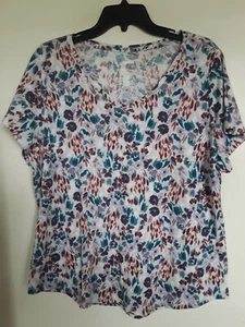 Sonoma PXXL The Everyday Tee V-Ausschnitt Kurzarm Floral Plus - Bild 1 von 3