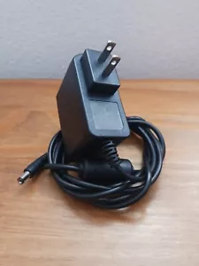 Medela Pump in Style Advanced Power Adaptor, Dual Voltage 110-240V Power Supply - Picture 1 of 4