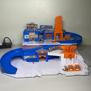 Hot Wheels Car Wash & Service Station Center Play Set DMW90 Mattel 2015 Sto N Go - Picture 1 of 8