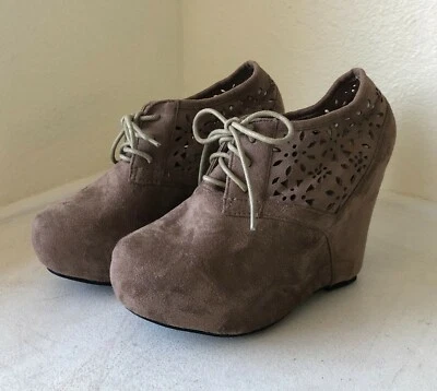 Botines de cuña WILD DIVA LOUNGE color topo con plataforma con cordones y tacón talla 6 Foto 1 de 4