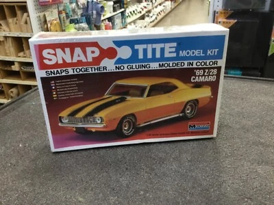 Snap Tite Model Kit 69’ Z/28 Camaro 1/32 scale Monogram  - Image 1 of 3
