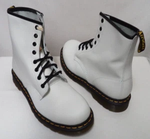 Doc Dr. Marten Air Wair Leather ankle lace up boots white NEW NIB Size Sz 7 - Picture 1 of 12