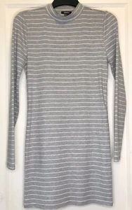 Vestido Suéter Corto Forever 21 Grande Gris Blanco Rayas Cuello Alto Manga Larga - Imagen 1 de 9