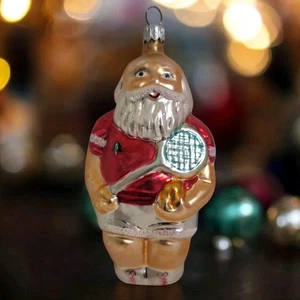 Vintage Radko "Sul campo" Babbo Natale con racchetta da tennis decorazione natalizia 1995 - Foto 1 di 8