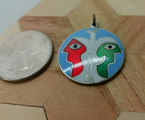 Vintage 1966 OAA Okinawa Japan 2 Faced Eagle Bird Picasso? Emaille Medaille Anhänger - Bild 1 von 11
