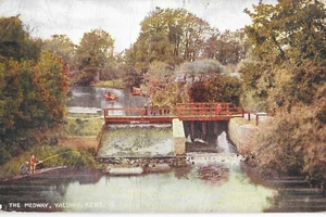 postcard WOO6 - yalding the medway posted 1929 - Picture 1 of 2