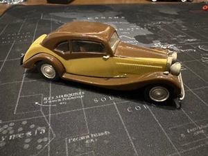 Western Models 1/43 Scale - 1937 Bentley 3.5L 2Dr Saloon - Beige/Brown - Picture 1 of 5