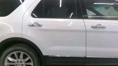 Used Rear Right Door Assembly Rear Side fits: 2013 Ford Explorer electric privac - Imagem 1 de 4