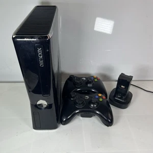 Microsoft Xbox 360 S Black 4GB Console with 2 Controllers and Cords Works Tested - Picture 1 of 5