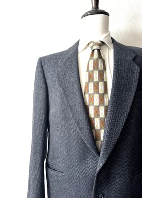 Givenchy Monsieur de colección. Abrigo deportivo de tweed para hombre 42R gris oscuro espiga dos Btn. Foto 1 de 4