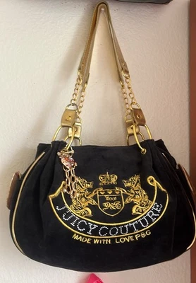 Cartera de hombro vintage réplica Y2K Juicy Couture de terciopelo negra/dorada Foto 1 de 4