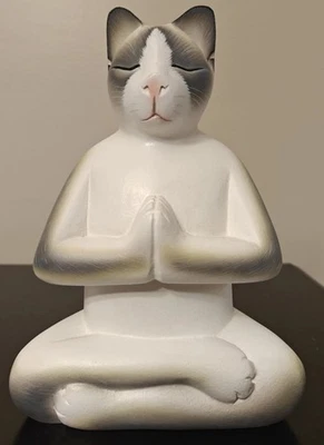Estatuilla de gato de madera hecha a mano de 8,25" Novica Cat in Meditation de Nengah Sudarsana Foto 1 de 4