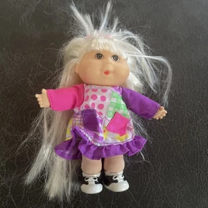 Mini Cabbage Patch Kinder Weichkörper Puppe blond grüne Augen 15 cm Xavier Roberts  - Bild 1 von 5