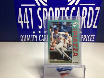 1992 Fleer Update - Mike Piazza #U-92 RC. (BB67) - Image 1 of 2