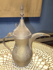 Vintage/Antique Brass Arabic Coffee Pot / Dallah – Middle Eastern Etched Design - Picture 1 of 14