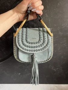Chloe Hudson Mini Pequeño Tachonado Azul Gamuza Bolso Bandolera Monedero Borla Boho - Imagen 1 de 10