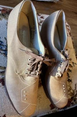 Miller Foot Defender Vintage 1930's Tan Granny Oxford Women's  9.5 B - Image 1 of 4