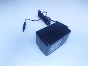 Motorola Power Adaptor NRN4987A for Minitor II III IV Amplified Battery Charger - Picture 1 of 3