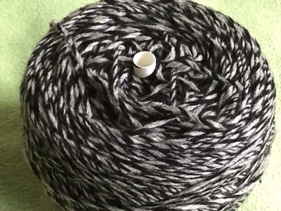 Hilo de tweed blanco y negro 100 % cachemir peso DK 350 yardas Foto 1 de 4