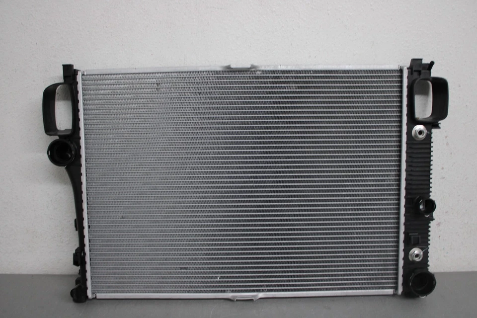 2007 2008 2009 2010 MERCEDES BENZ CL550 RADIATOR - Image 1 of 4