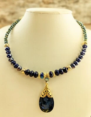 Collar de cristal de Swarovski azul oscuro y cristal AB azul metálico  Foto 1 de 4