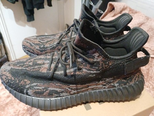 Adidas yeezy boost 350 v2 mx rock taglia uk 9 5. Appena indossato! Ottime condizioni!