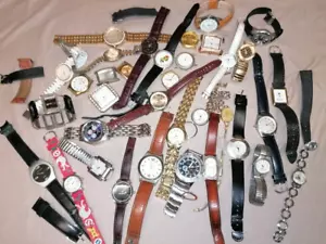 Uhrenkonvolut Modeschmuck Uhrensammlung Damenuhren Herrenuhren Uhrenbänder - Bild 1 von 3