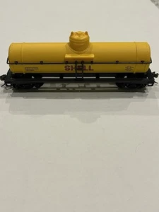 Model Train Power 8103 HO Gauge 40' Single Dome Shell Tank Car SCCX1105 Yellow - Picture 1 of 7