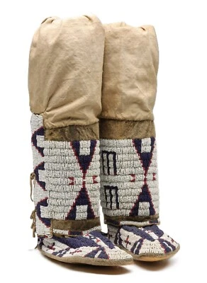 Mocasines de cuentas Cheyenne para niñas con leggings a juego Powwow Regalia Foto 1 de 2