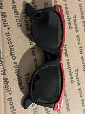 Gafas de sol B&L RAY BAN EE. UU. Vintage WAYFARER rojas negras Bausch Lomb usadas clásicas Foto 1 de 4